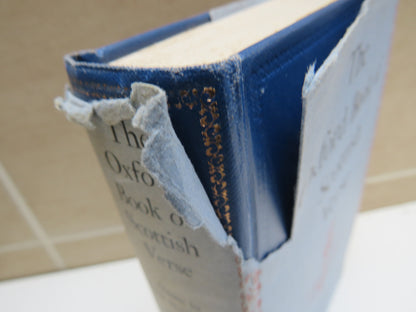 The Oxford Book of Scottish Verse Chosen By John MacQueen and Tom Scott 1966 book image 3
