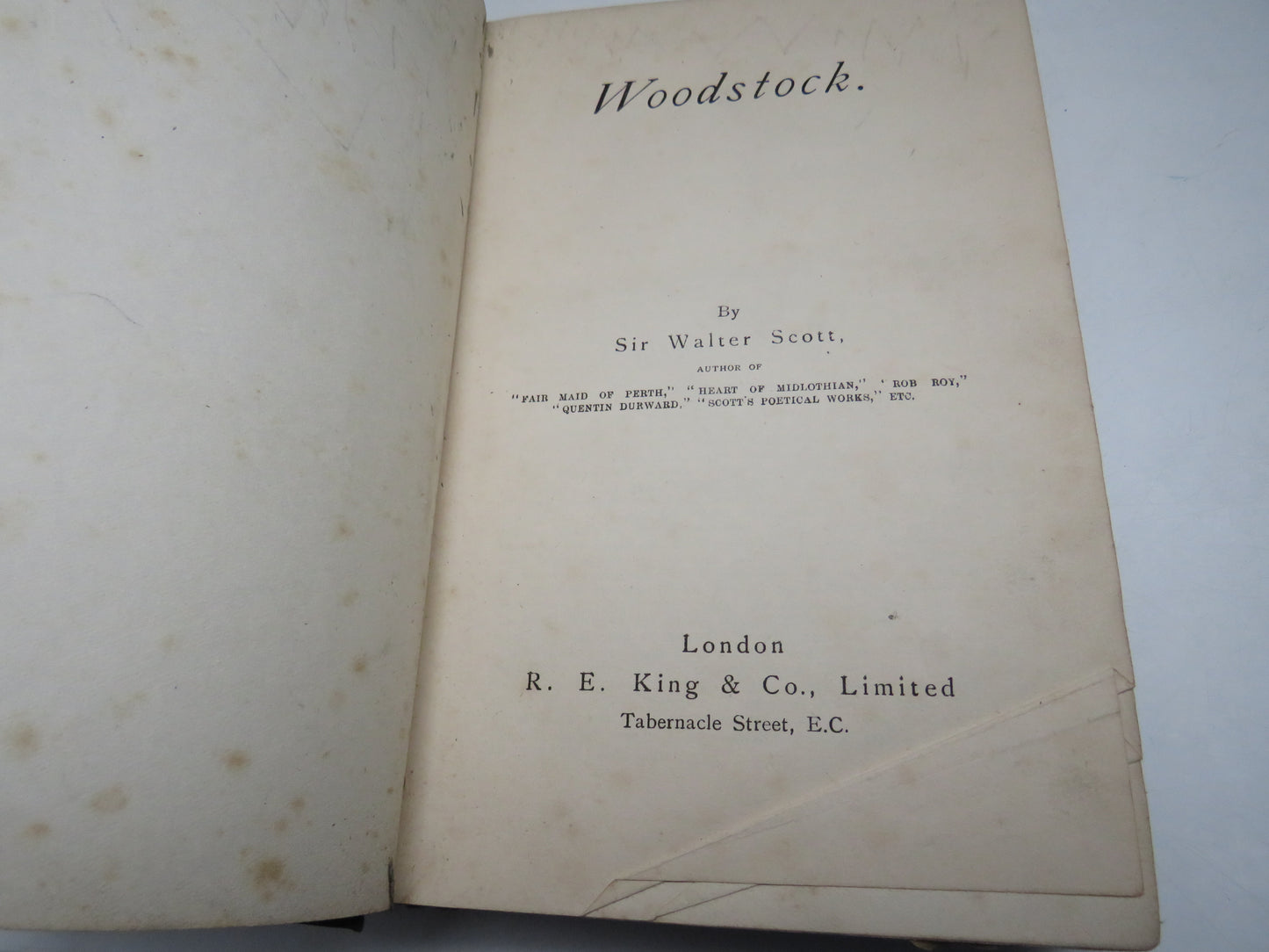 Woodstock By Sir Walter Scott