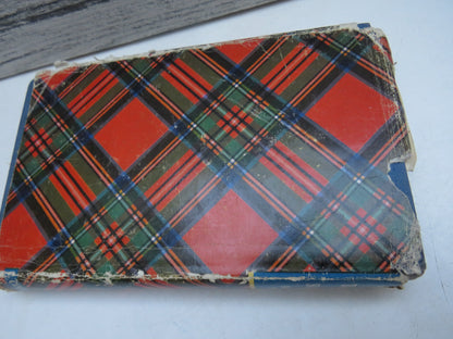 Robert Bain's The Clans and Tartans of Scotland book image 2