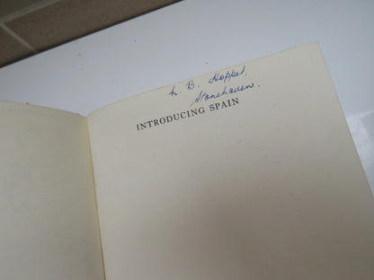 Introducing Spain By Cedric Salter 1958 book image 3