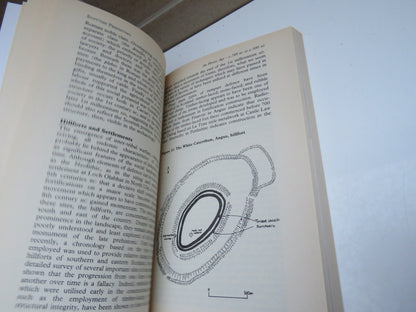 Scottish Prehistory by Richard Oram, 1997 book image 5