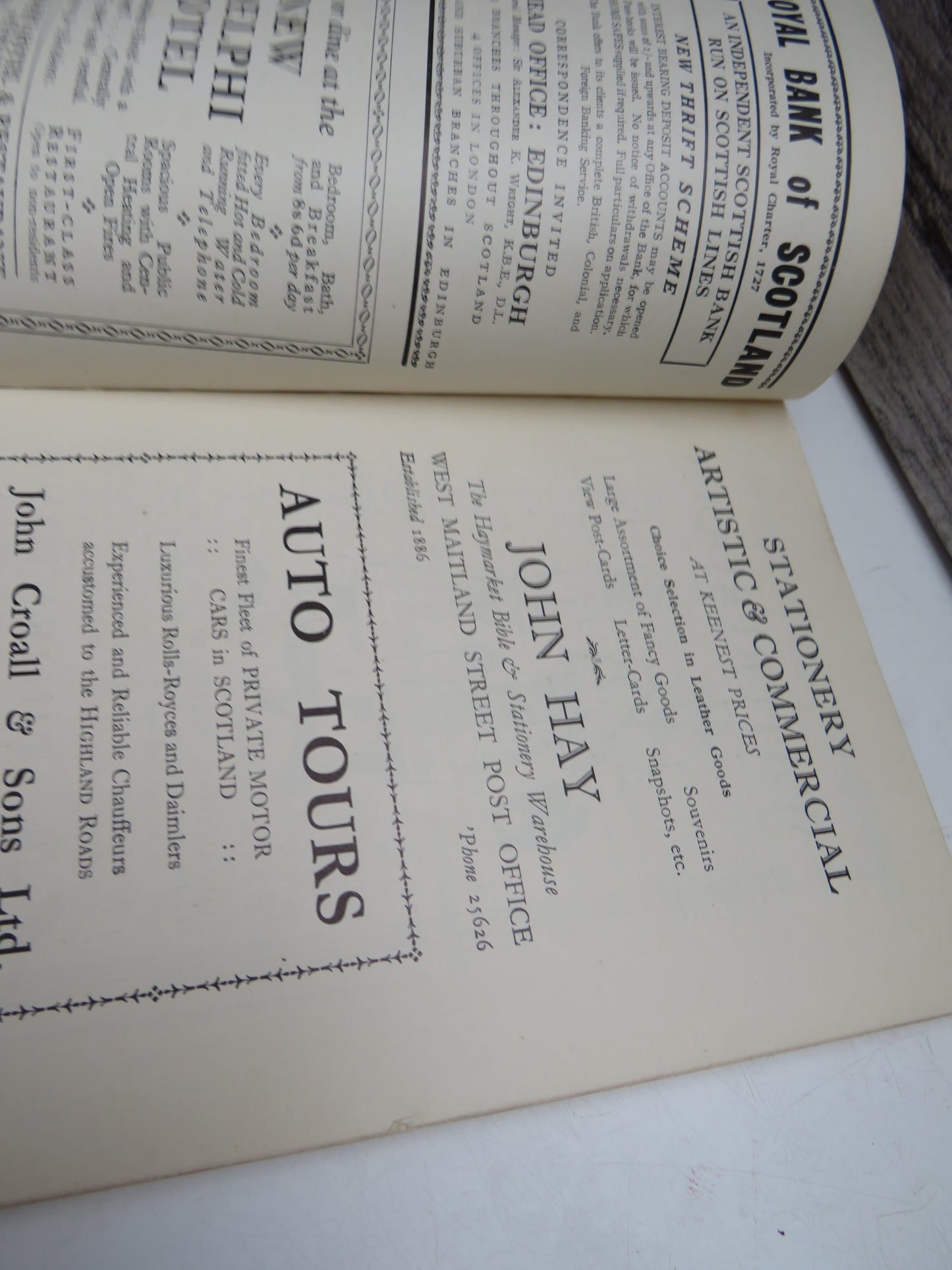 Edinburgh Official Guide Issued By The Corporation
