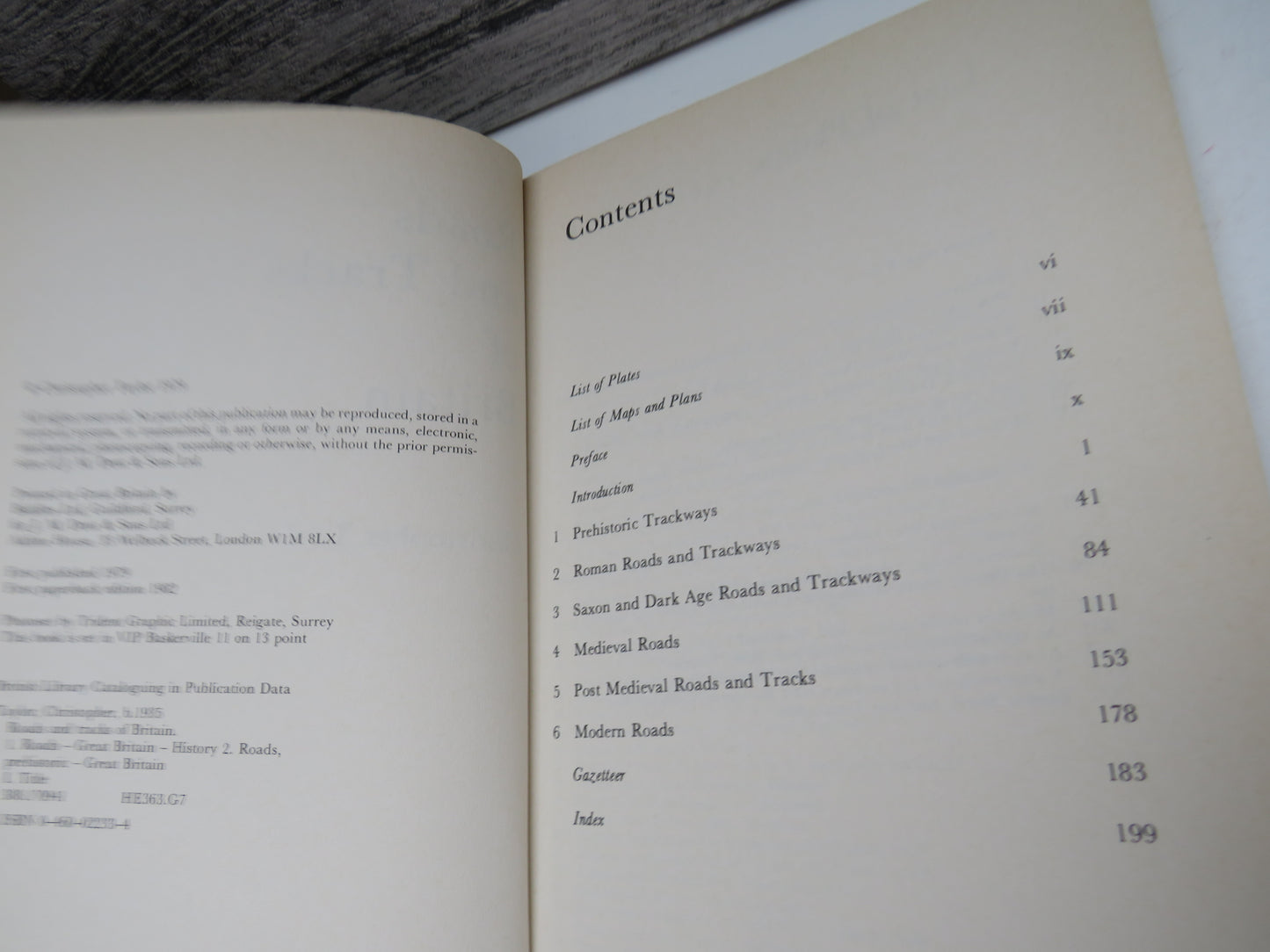 Roads and Tracks of Britain By Christopher Taylor 1982