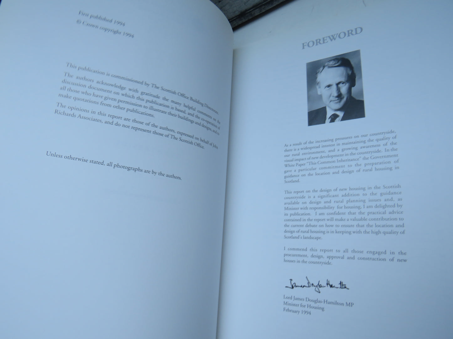 Timber Frame Houses In The Scottish Countryside By John and Margaret Richards 1994