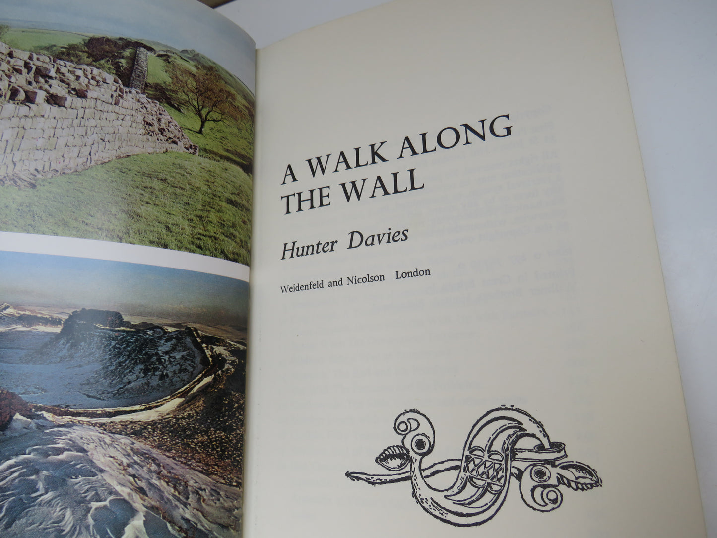 A Walk Along The Wall By Hunter Davies 1974
