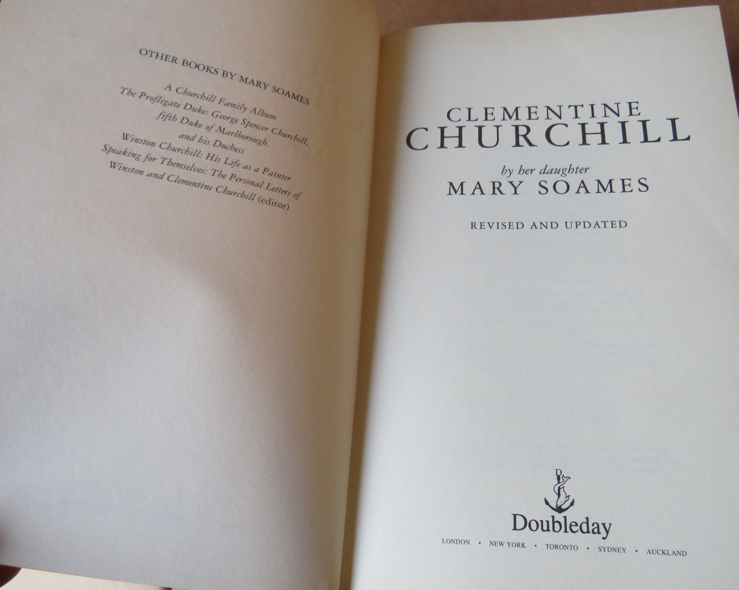 Clementine Churchill By Her Daughter Mary Soames Revised and Updated 2002