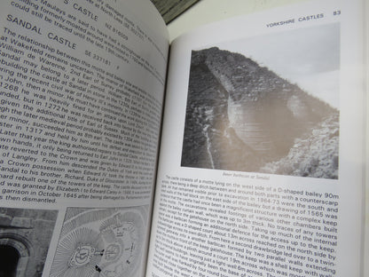 The Castles and Tower Houses of Yorkshire By Mike Salter 2001