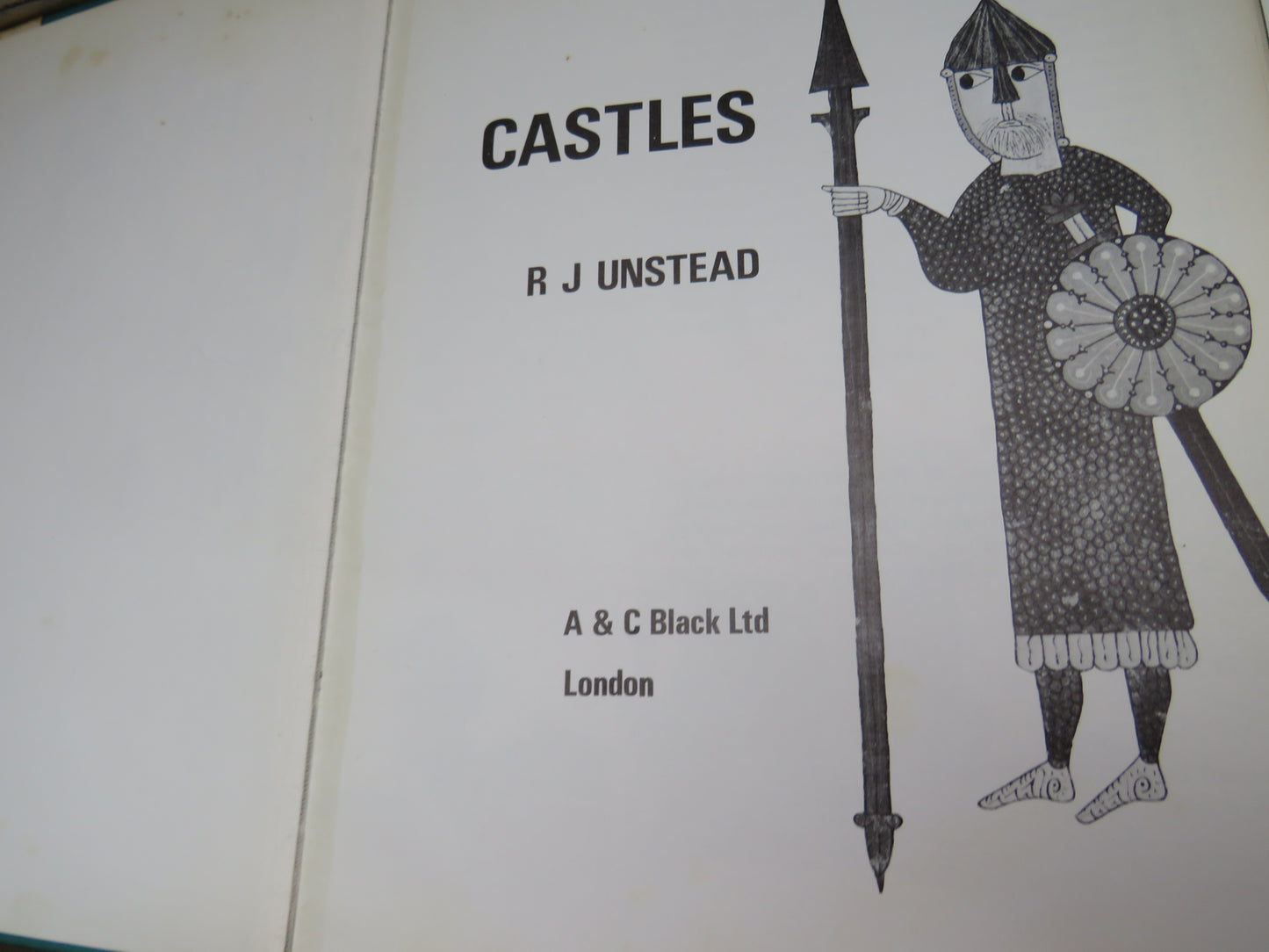 Castles By R J Unstead 1970