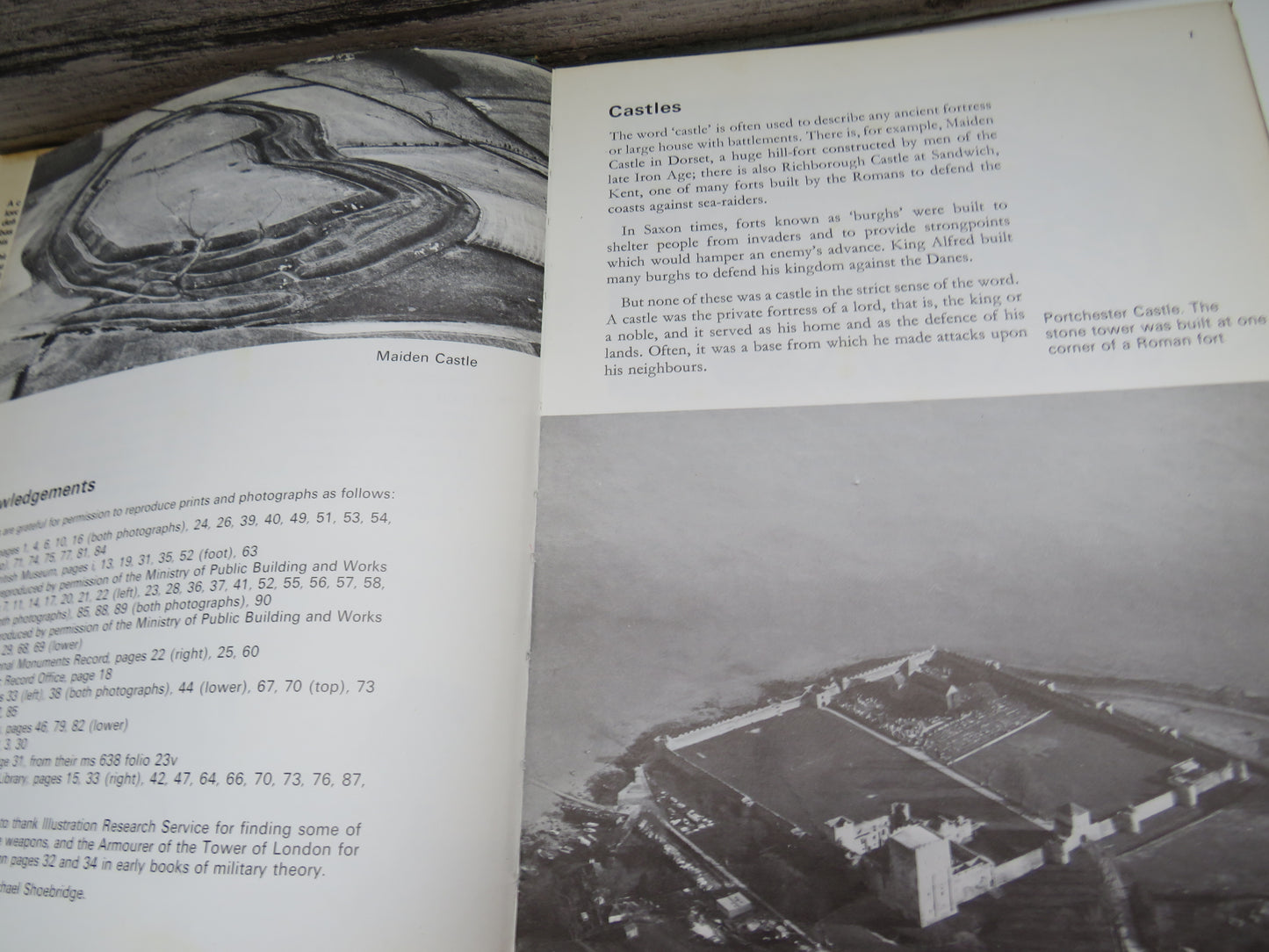 Castles By R J Unstead 1970