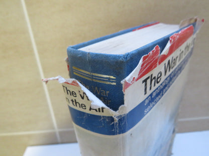 The War In The Air 1939-1945 by Gavin Lyall 1973 book image 3