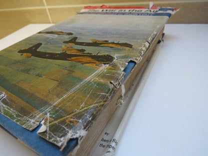 The War In The Air 1939-1945 by Gavin Lyall 1973 book image 5