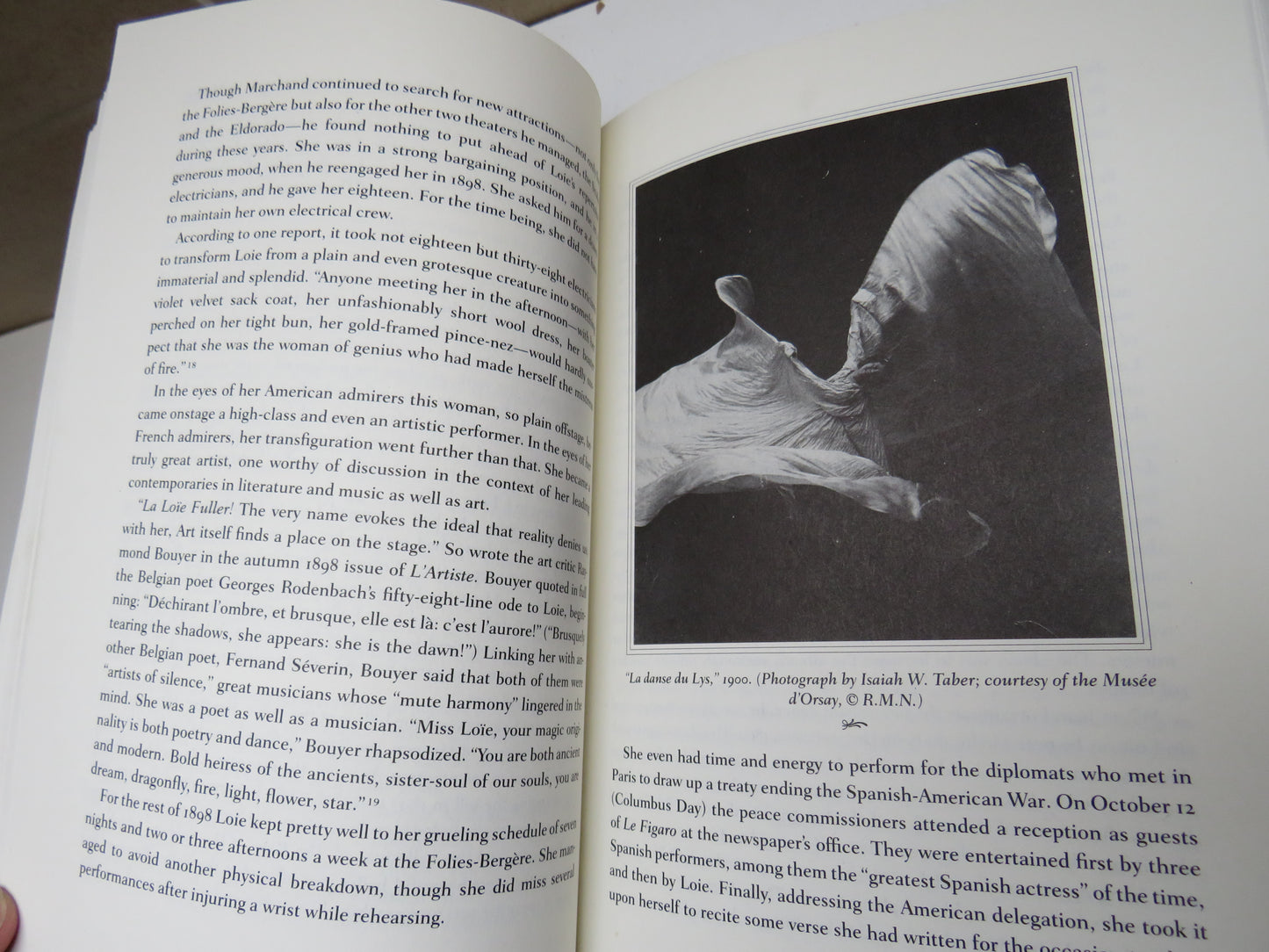 Loie Fuller Goddess of Light By Richard Nelson Current & Marcia Ewing Current 1997