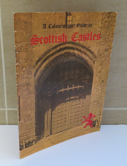 A Colourmaster Guide to Scottish Castles book image 2