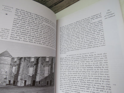 Scottish Royal Palaces The Architecture of the Royal Residences During The Late Medieval and Early Renaissance Periods By John G. Dunbar 1999
