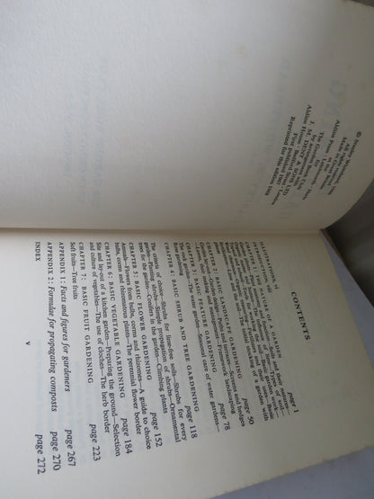 Basic Gardening By Stanley B. Whitehead 1968 book image 4