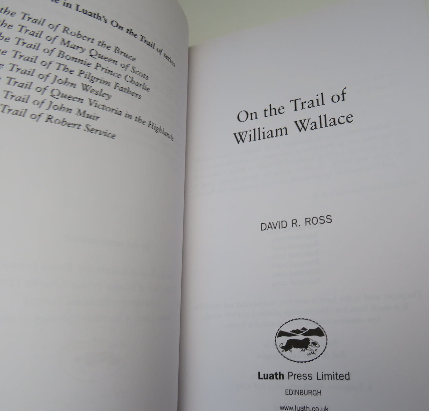 On the Trail of William Wallace by David R. Ross, 2004