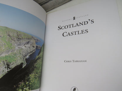 Scotland's Castles By Chris Tabraham 2005 Historic Scotland book image 4