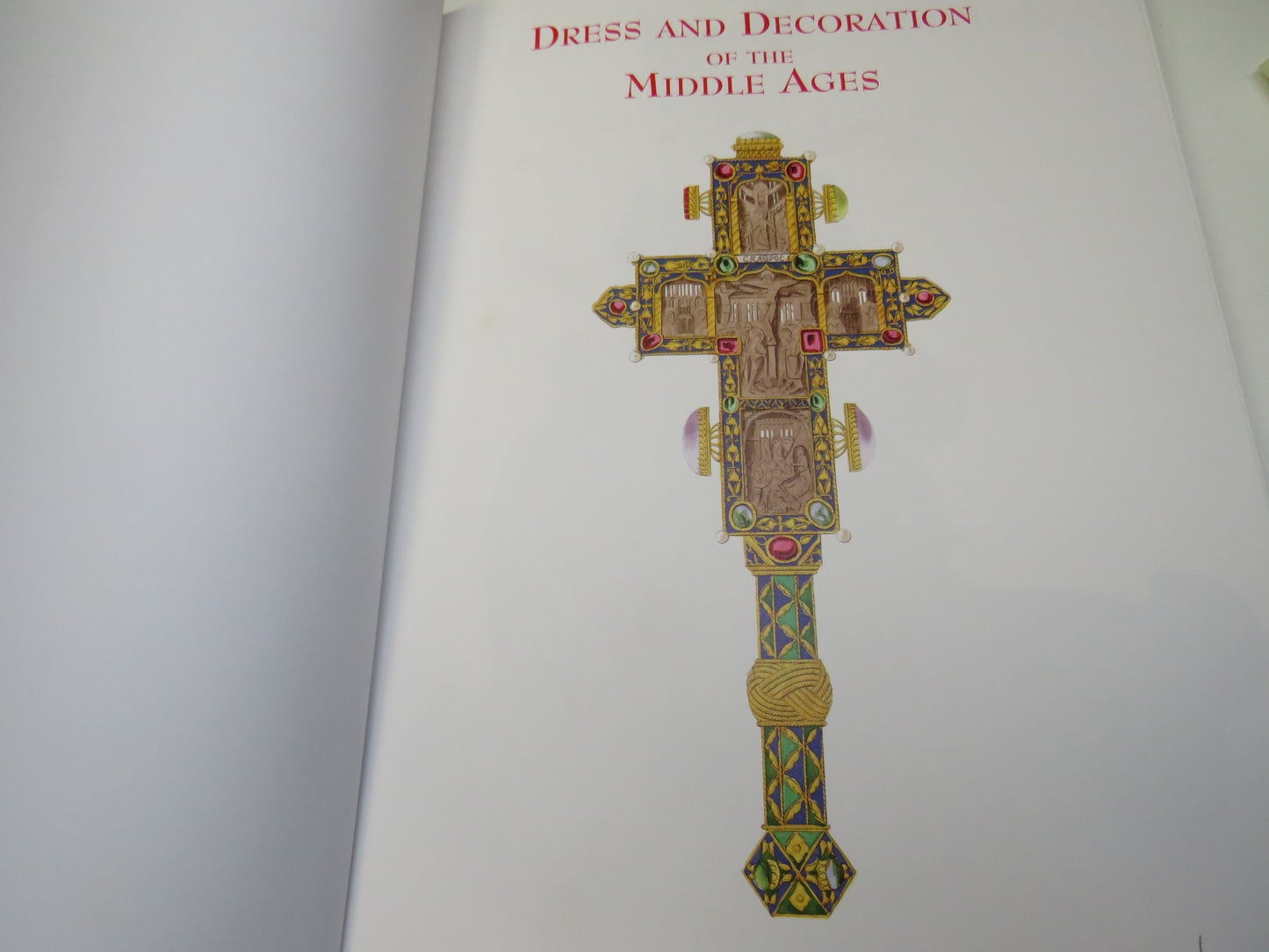 Dress and Decoration of the Middle Ages By Henry Shaw  1998