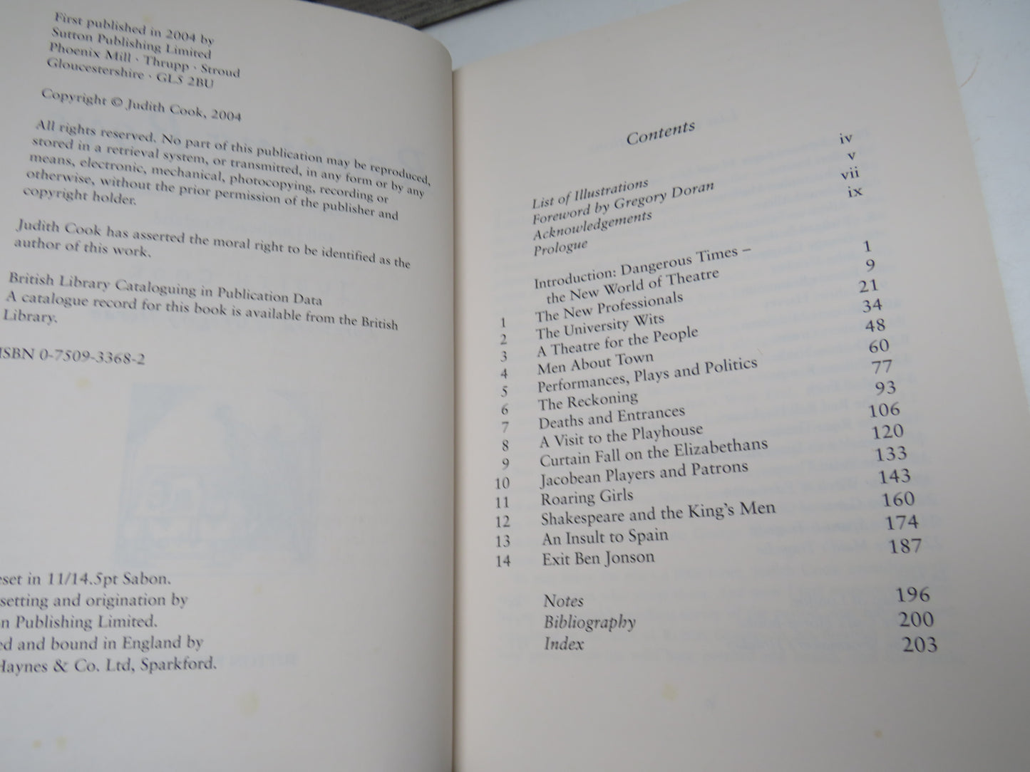 Roaring Boys Playwrights and Players In Elizabethan and Jacobean England By Judith Cook 2004