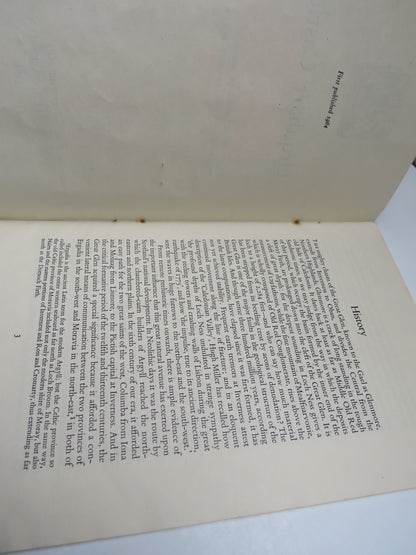 Urquhart Castle By W. Douglas Simpson 1964 book image 4