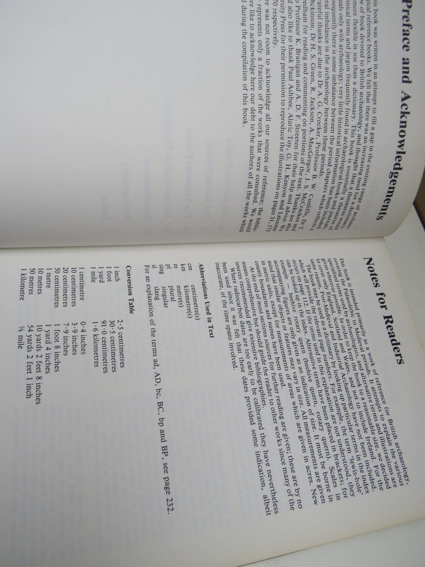 A Thesaurus of British Archaeology By Lesley Adkins & Roy A. Adkins 1982