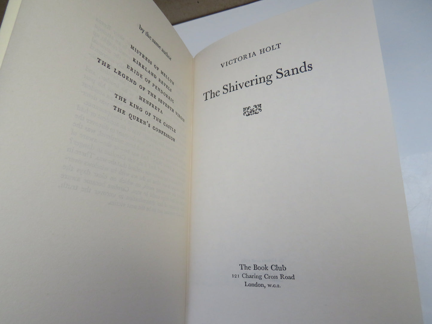 The Shivering Sands By Victoria Holt 1969
