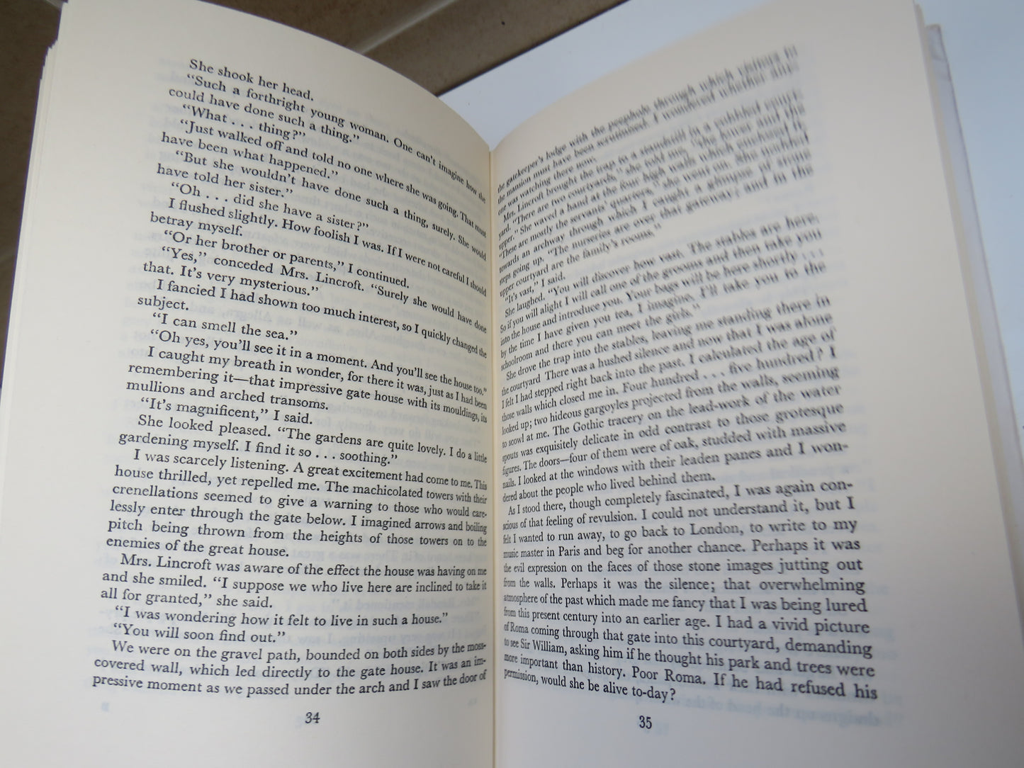 The Shivering Sands By Victoria Holt 1969