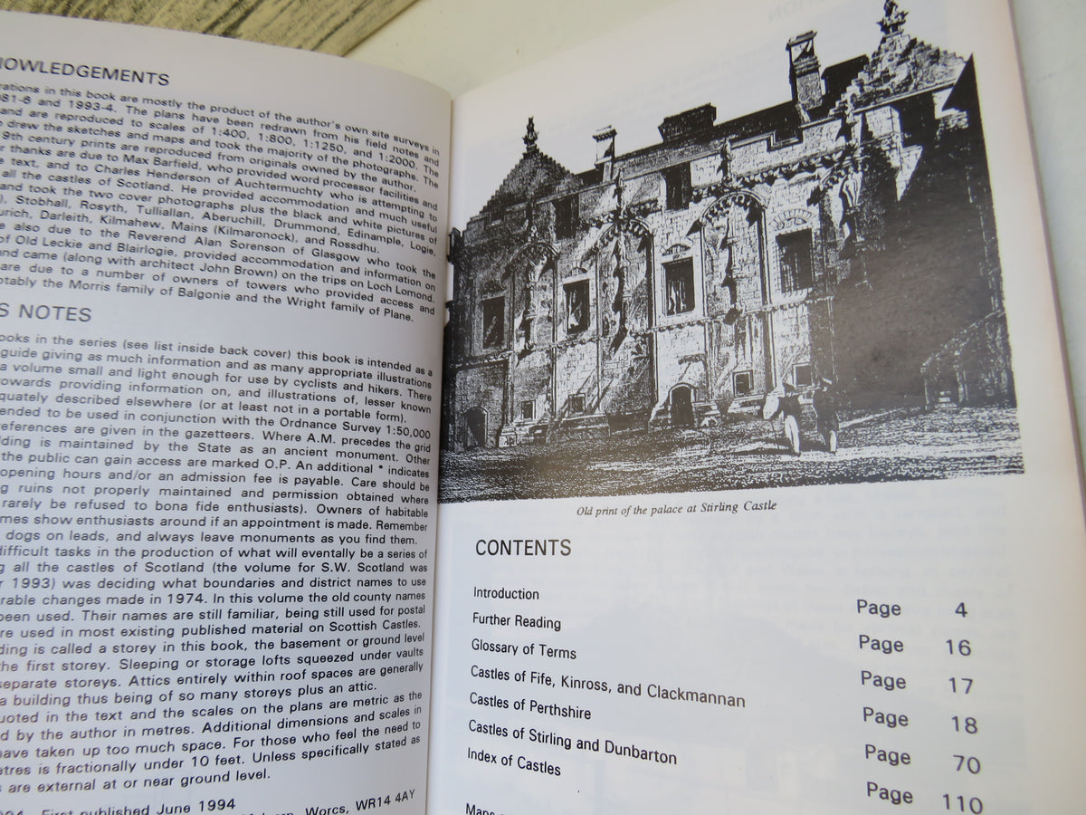 The Castles of the Heartland of Scotland By Mike Salter 1994
