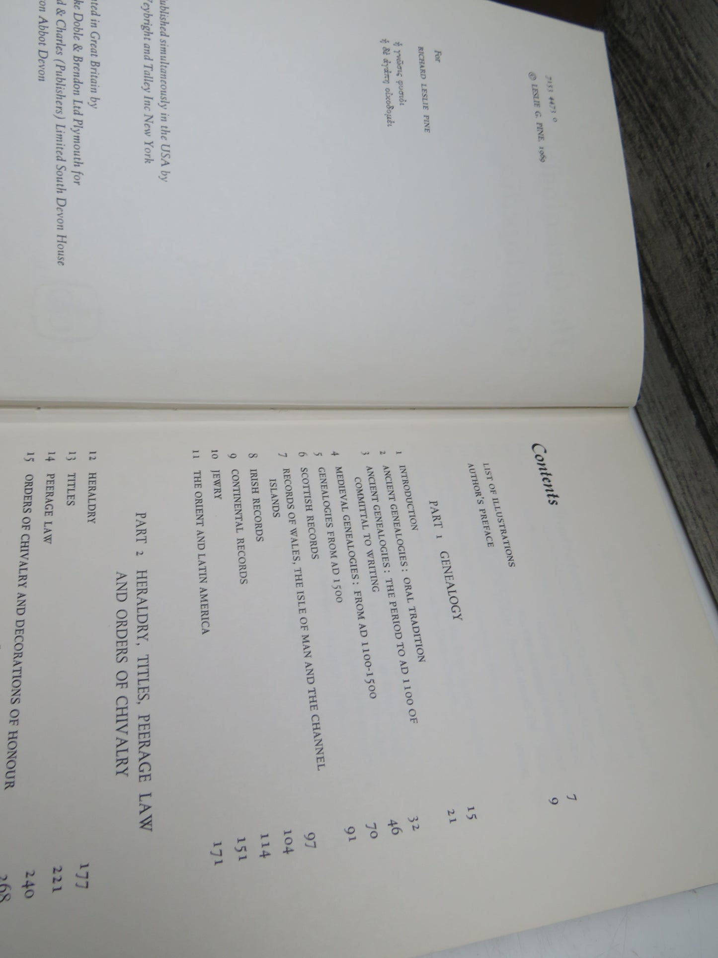 The Genealogist's Encyclopedia By L.G. Pine 1969
