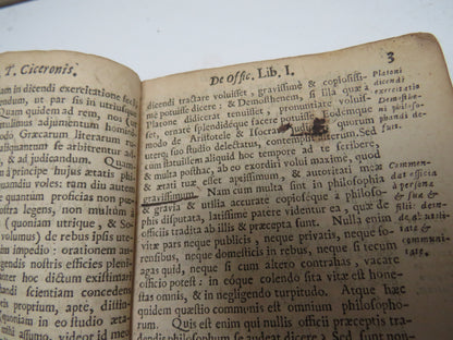 De Officiis M. Tullii Ciceronis Libri III Item, De Amicitia: De Seneitate: Paradoxa: & De Somnio Sci book image 4