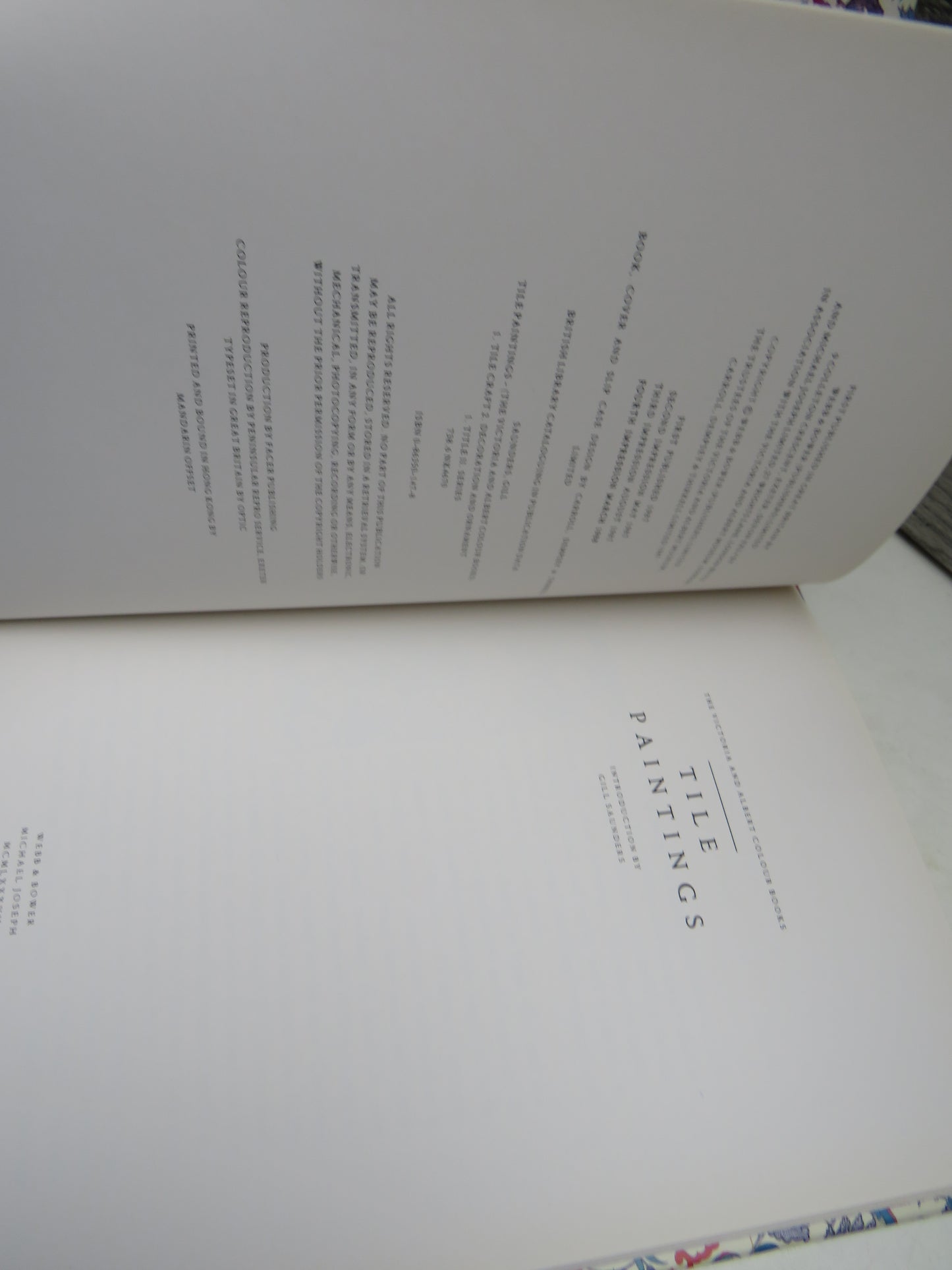 The Victoria and Albert Colour Books - Tile Paintings 1988