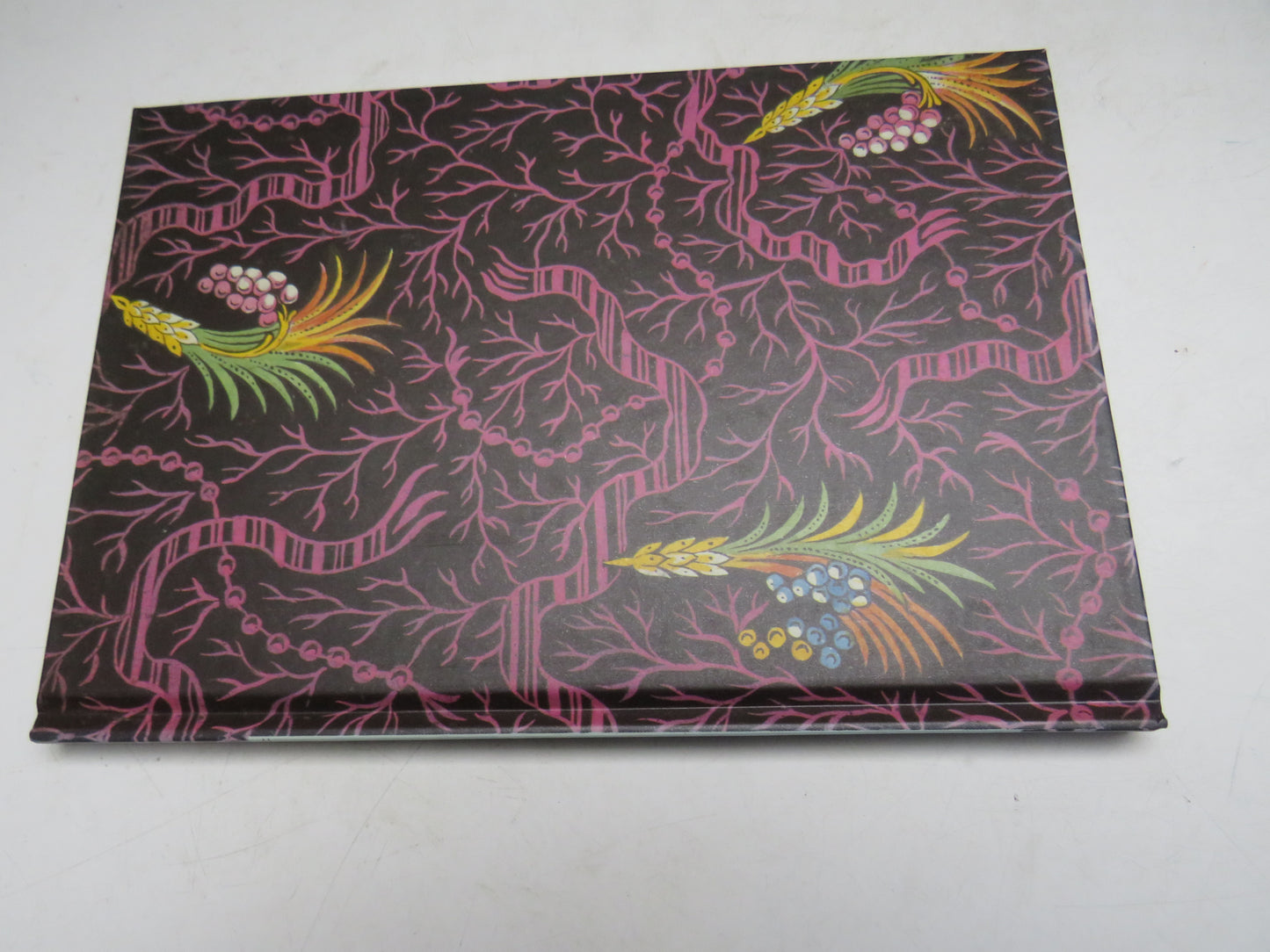 The Victoria and Albert Colour Books - Patterns For Textiles 1988