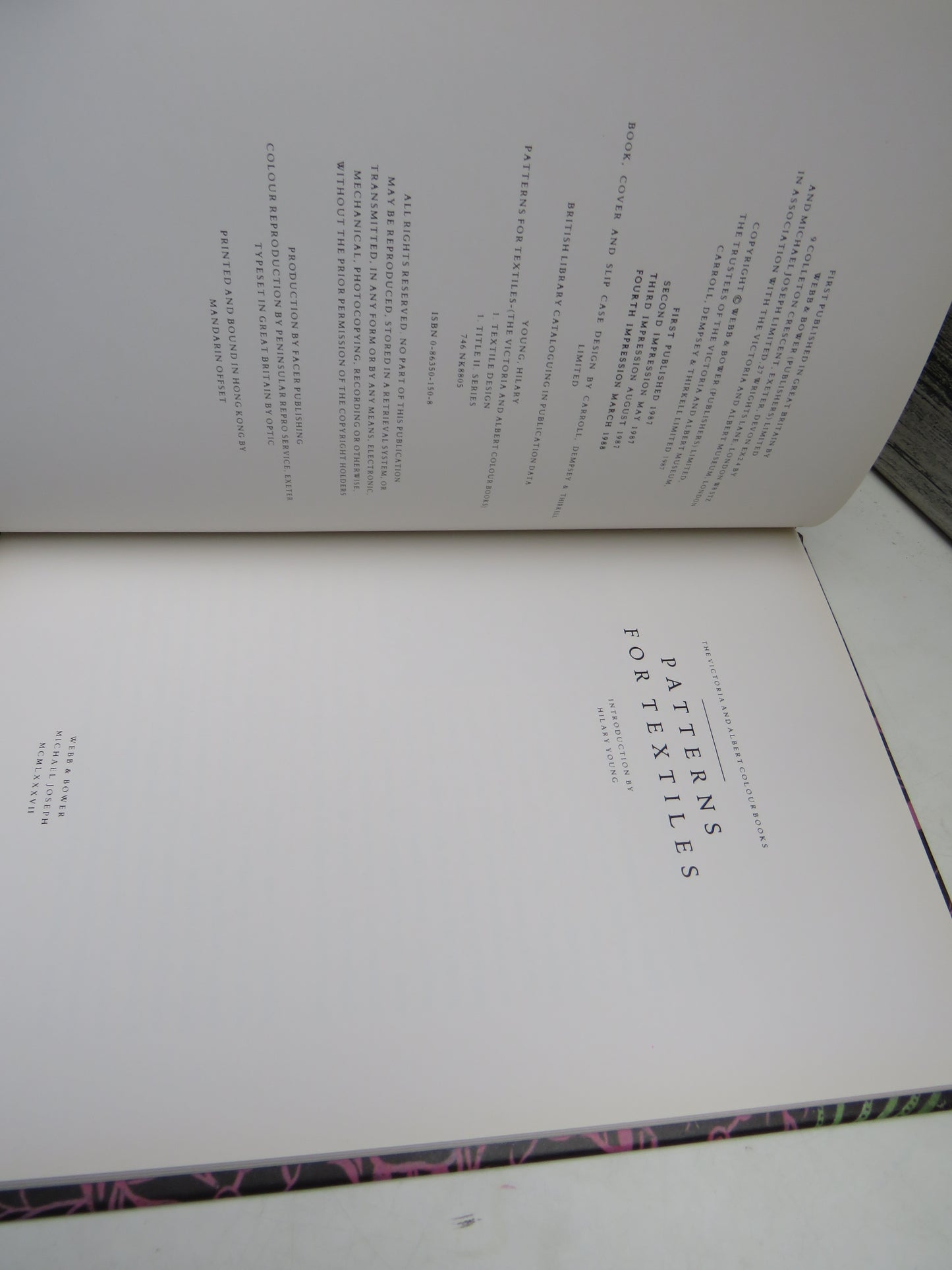 The Victoria and Albert Colour Books - Patterns For Textiles 1988