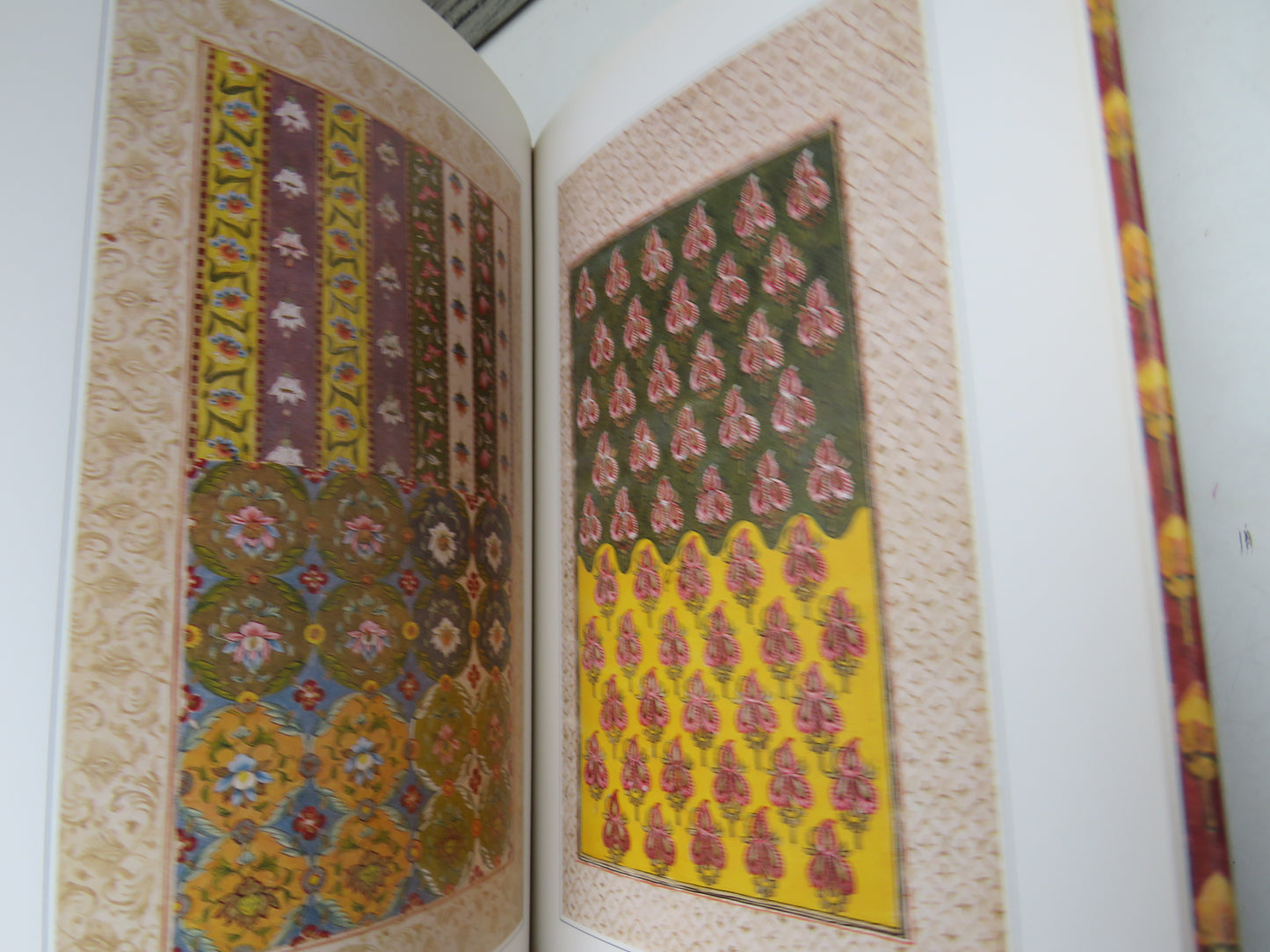 The Victoria and Albert Colour Books - Indian Floral Patterns 1988