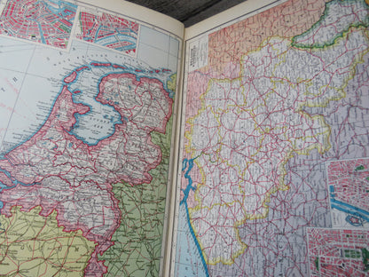Harmsworth's Atlas of the World and Pictorial Gazetteer With An Atlas of the Great War