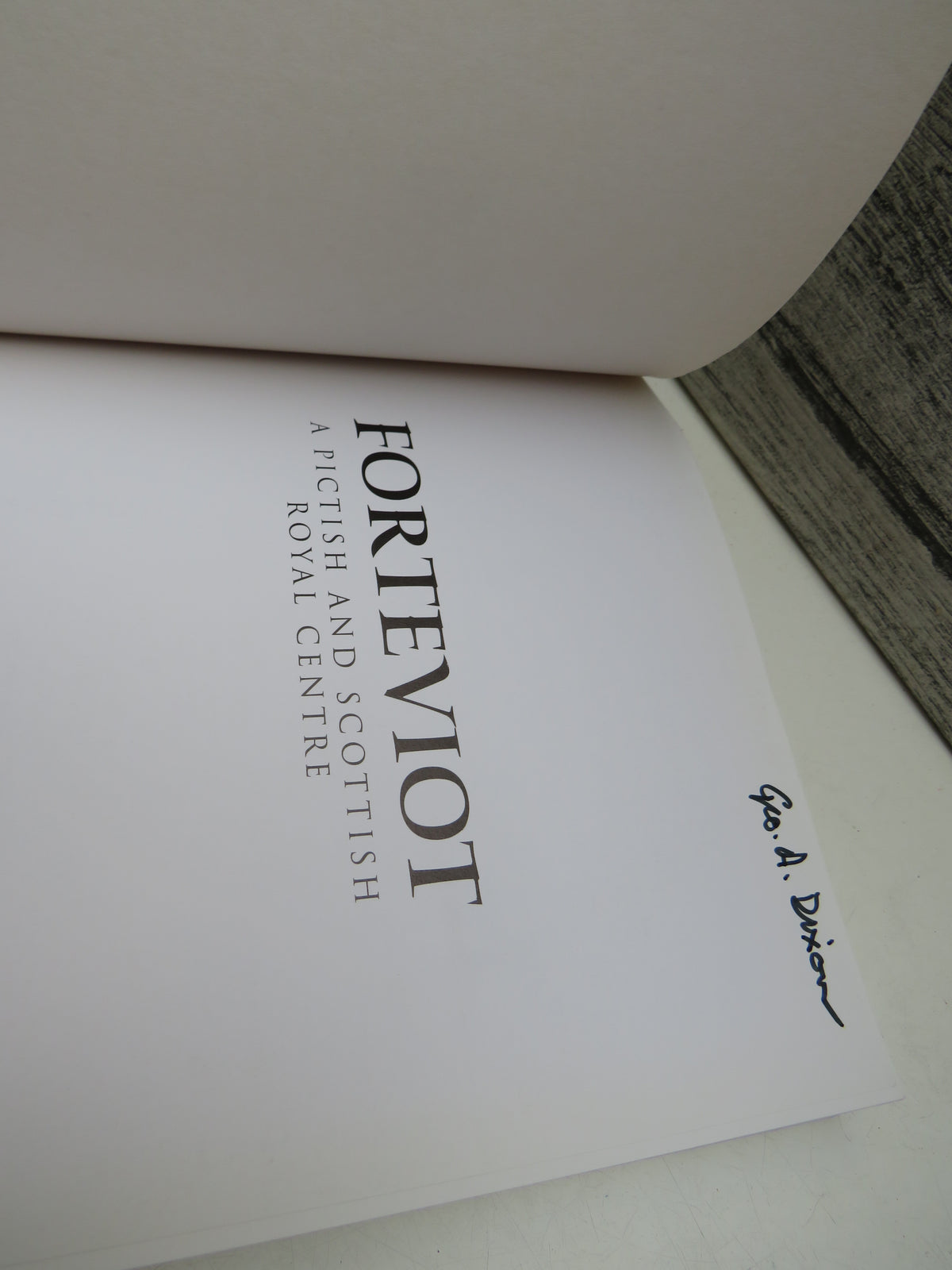 Forteviot A Pictish and Scottish Royal Centre By Nick Aitchison 2006