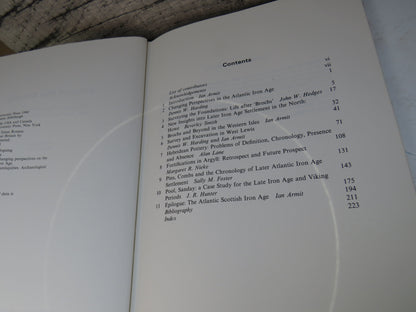 Beyond The Brochs Changing Perspectives On Atlantic Scottish Iron Age Edited by Ian Armit 1990 book image 5