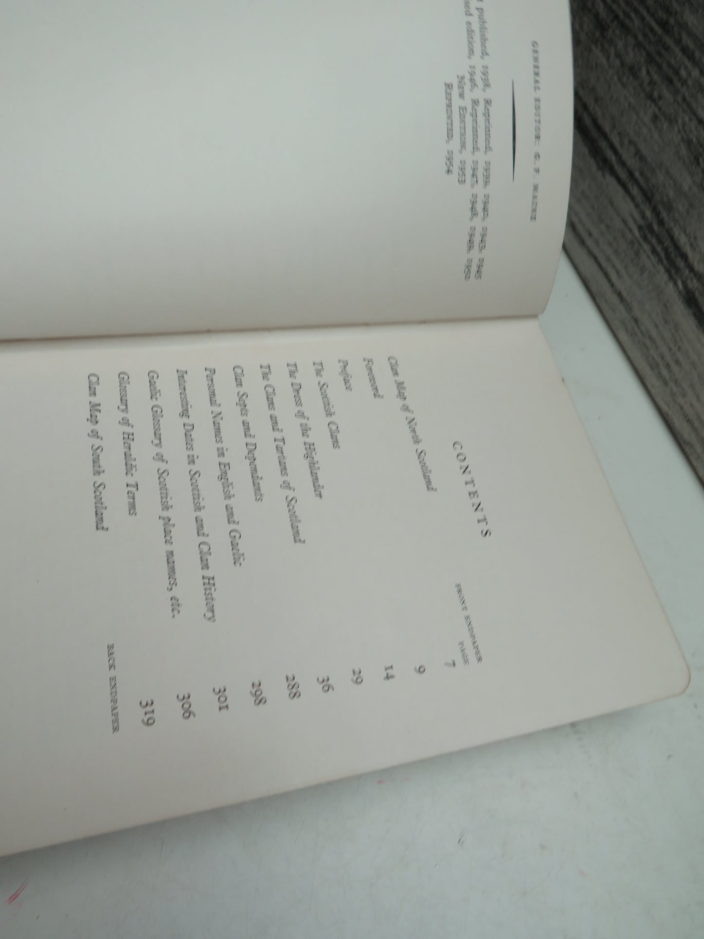 Robert Bain's The Clans and Tartans of Scotland Enlarged and Re-Edited By Margaret O. MacDougall 1954