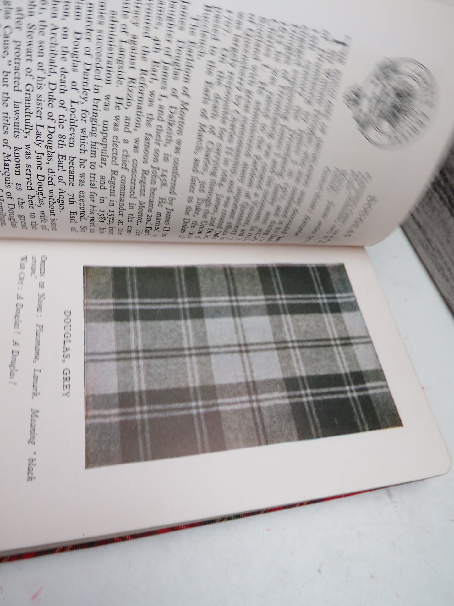 Robert Bain's The Clans and Tartans of Scotland Enlarged and Re-Edited By Margaret O. MacDougall 1954
