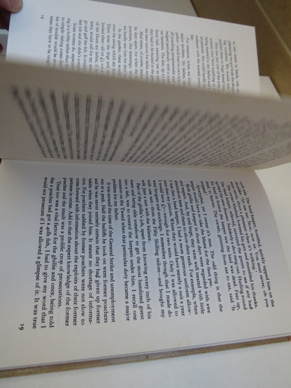 Memoirs of a Ghillie By Gregor Mackenzie Illustrated By Jane Weeks 1978 book image 5