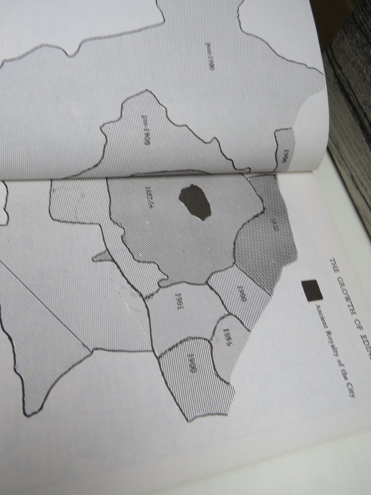 The Streets of Edinburgh A Notebook Explaining The Origins and Derivations of the Streets and Closes of the City With 300 Illustrations and Maps