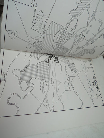 The Upas Tree Glasgow 1875-1975 A Study In Growth and Contraction By S.G. Checkland 1977 book image 4