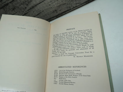 The Scottish Burghs An Expanded Version Of The Rhind Lectures In Archaeology For 1945 By William Mac book image 5
