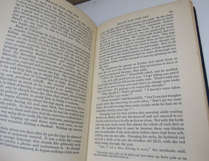 Reach For The Sky The Story of Douglas Bader D.S.O, D.F.C By Paul Brickhill 1954 book image 4