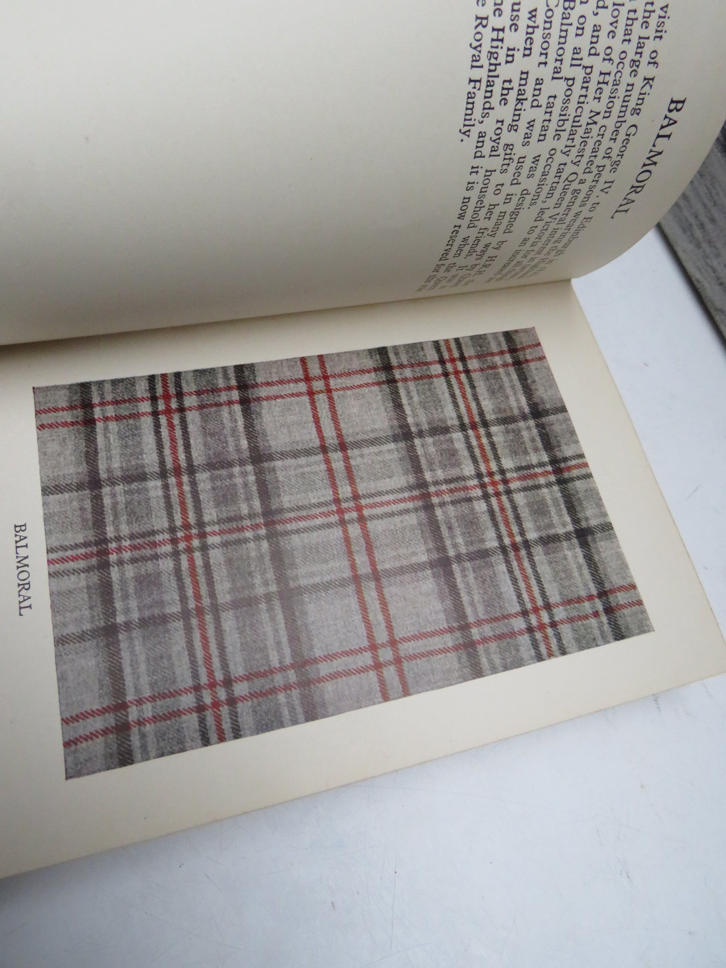 The Clans and Tartans of Scotland By Robert Bain 1938