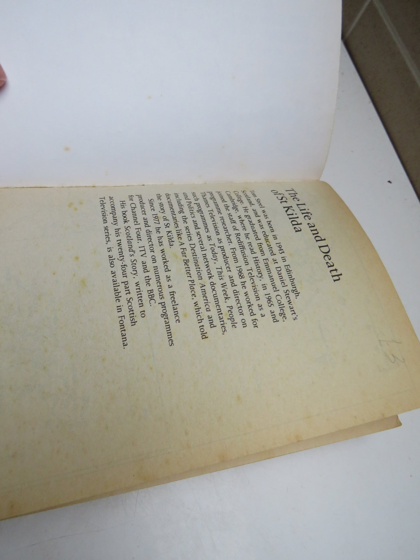 The Life and Death of St Kilda By Tom Steel 1989