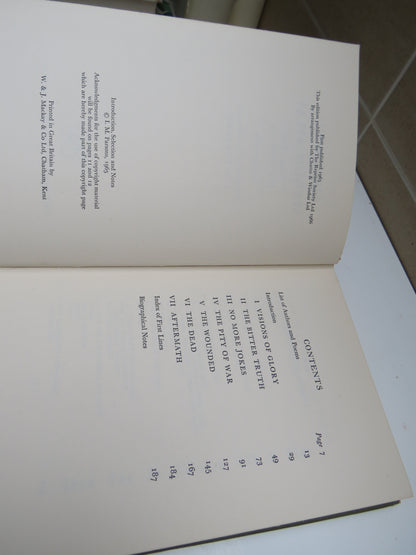 Men Who March Away Poems of the First World War Edited With An Introduction by I.M. Parsons 1966 book image 5