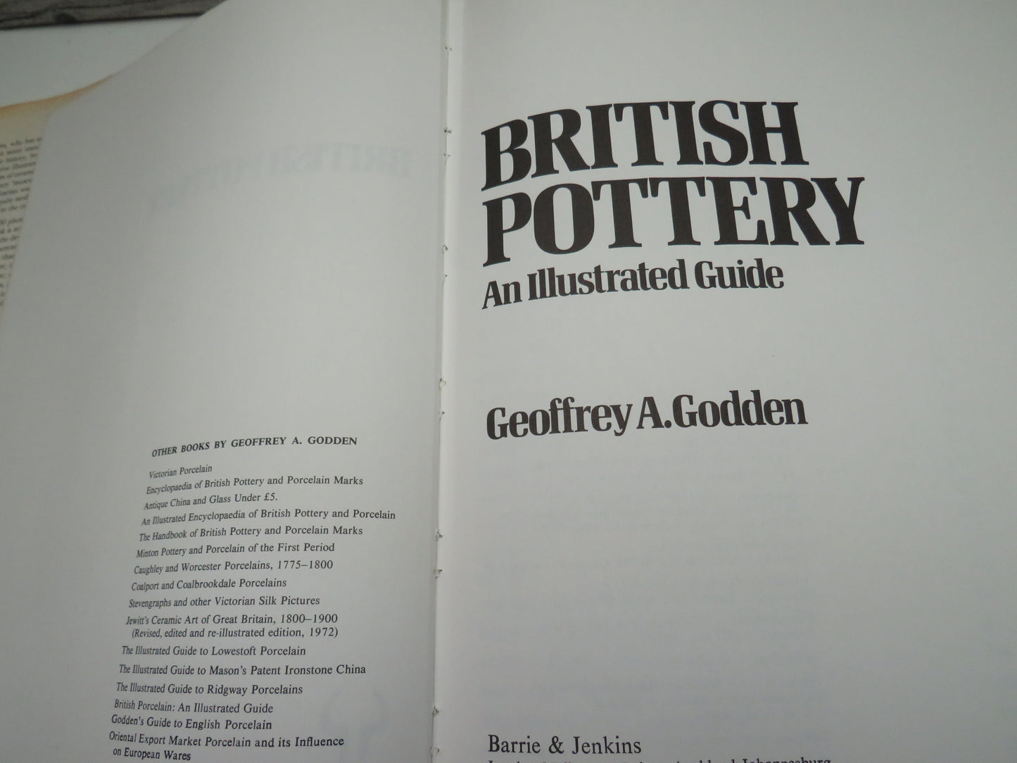 British Pottery An Illustrated Guide By Geoffrey A. Godden 1980