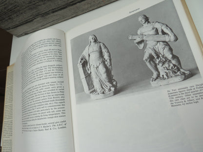 British Pottery An Illustrated Guide By Geoffrey A. Godden 1980