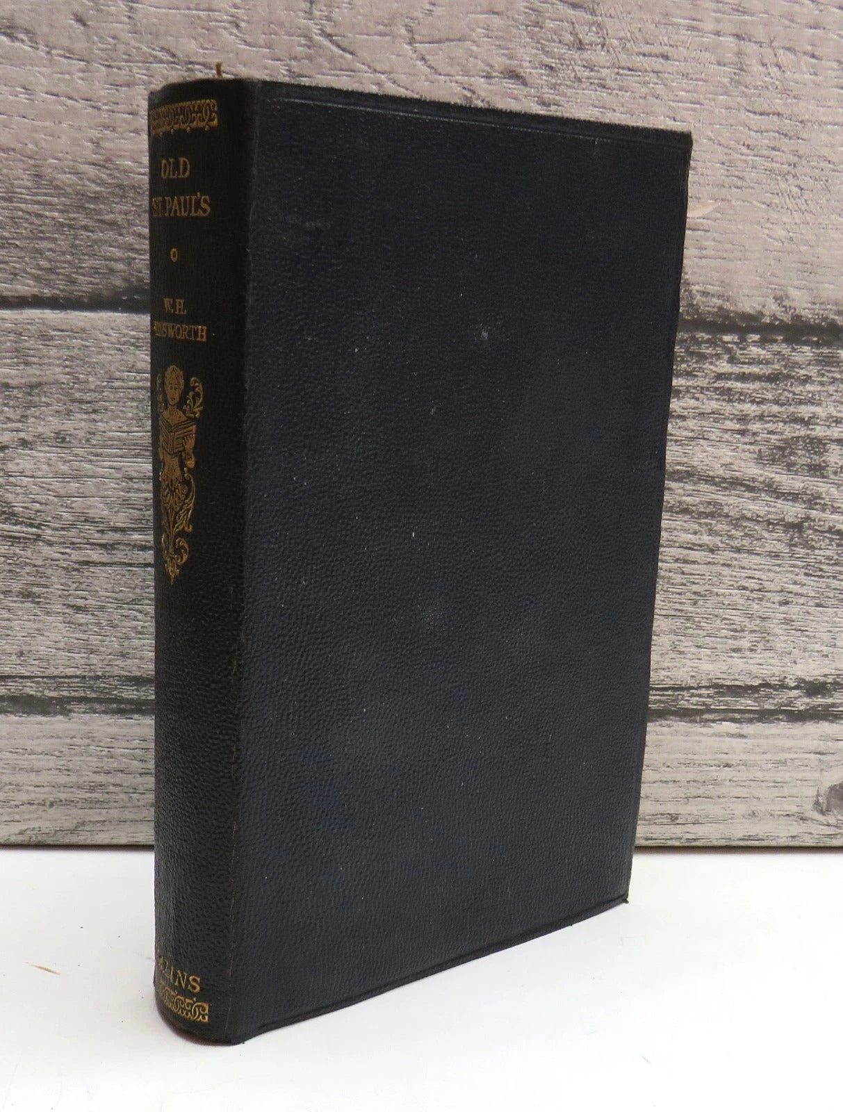 Old St. Paul's By W. H. Ainsworth - Library of Classics, Front cover